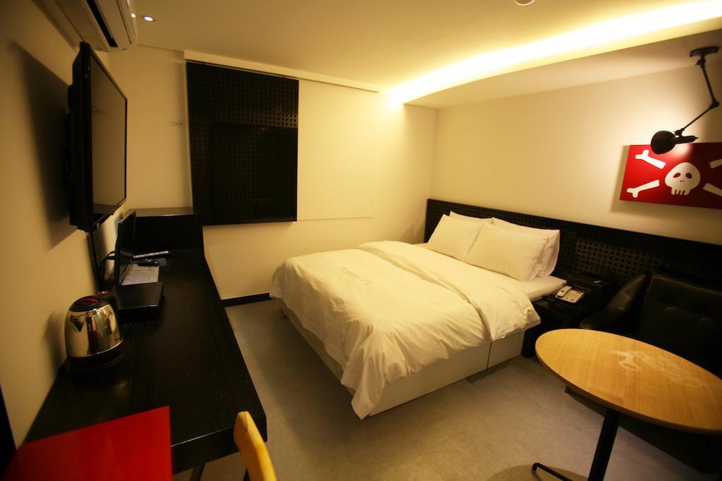 Spring 21 Hotel Sinchon Soul Exteriér fotografie